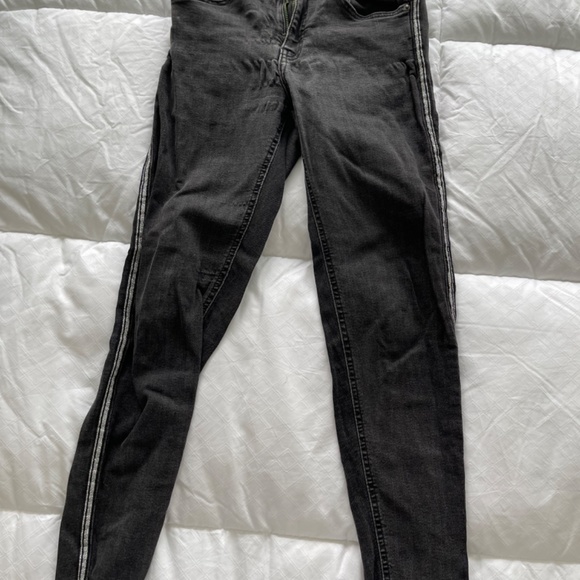 Black pants size 4 - Picture 2 of 3